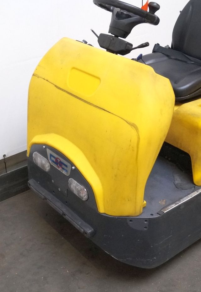 Dec Bull 6N - Elektromos vontató: 3 kép. Dec Bull 6N - Elektromos vontató: 3 kép.