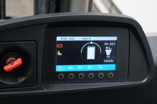 Jungheinrich EFG320 - Elektromos targonca: 4 kép. Jungheinrich EFG320 - Elektromos targonca: 4 kép.