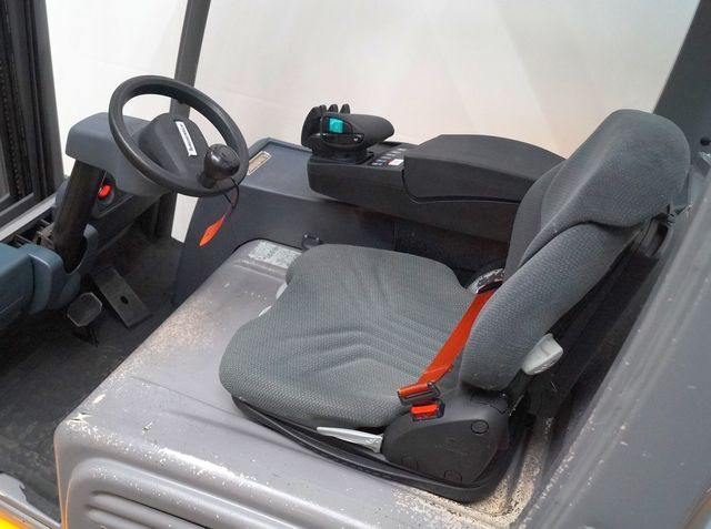 Jungheinrich EFG320 - Elektromos targonca: 3 kép. Jungheinrich EFG320 - Elektromos targonca: 3 kép.