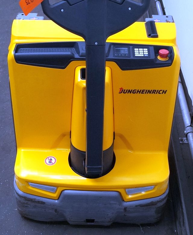 Jungheinrich EJE C20 - Kézi raklapemelő: 3 kép. Jungheinrich EJE C20 - Kézi raklapemelő: 3 kép.