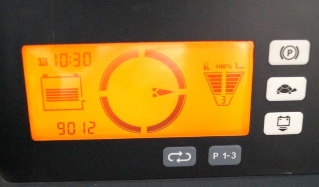 Jungheinrich ETV214 - Tolóoszlopos targoncá: 4 kép. Jungheinrich ETV214 - Tolóoszlopos targoncá: 4 kép.