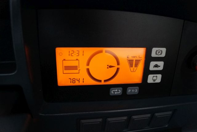 Jungheinrich ETV214 - Tolóoszlopos targoncá: 4 kép. Jungheinrich ETV214 - Tolóoszlopos targoncá: 4 kép.