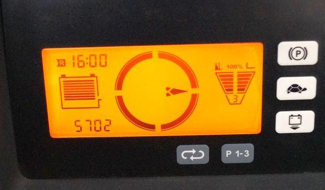 Jungheinrich ETV214 - Tolóoszlopos targoncá: 4 kép. Jungheinrich ETV214 - Tolóoszlopos targoncá: 4 kép.