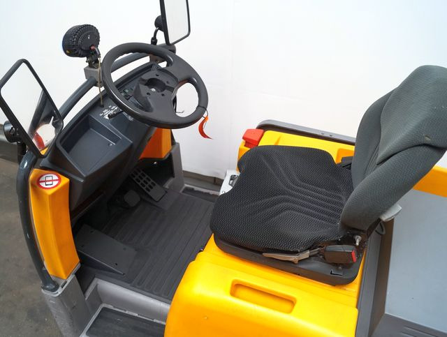 Jungheinrich EZS570 - Elektromos vontató: 5 kép. Jungheinrich EZS570 - Elektromos vontató: 5 kép.