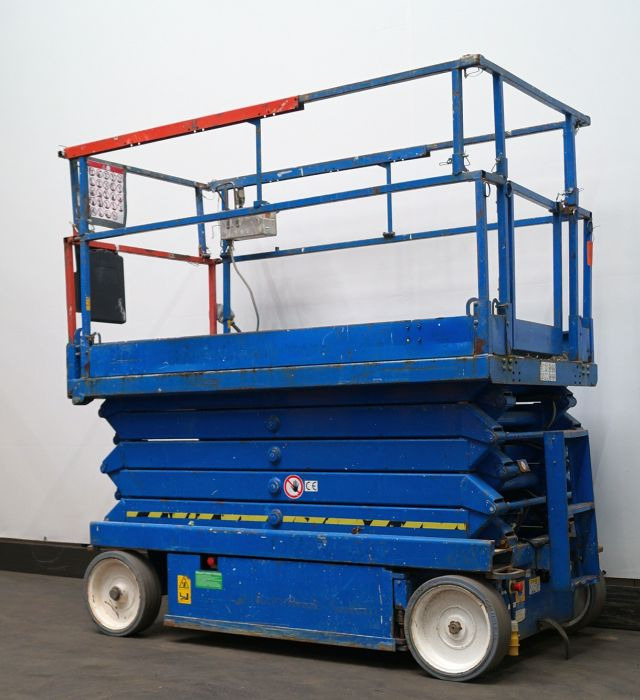Skyjack SJIII 4632 - Ollós emelő: 2 kép. Skyjack SJIII 4632 - Ollós emelő: 2 kép.