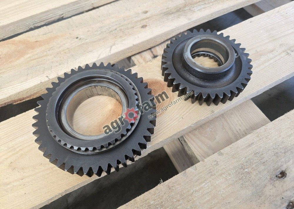Koła zębate WOM z44x36 Vario ML90, Fendt 516, 514 - Sebességváltó: 2 kép. Koła zębate WOM z44x36 Vario ML90, Fendt 516, 514 - Sebességváltó: 2 kép.