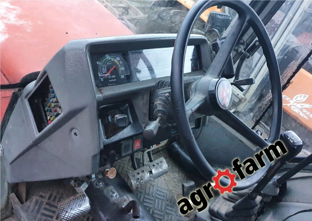 Massey Ferguson 3690 3670 silnik skrzynia most zwolnica obudowa - Sebességváltó - Mezőgazdasági gépek: 5 kép. Massey Ferguson 3690 3670 silnik skrzynia most zwolnica obudowa - Sebességváltó - Mezőgazdasági gépek: 5 kép.