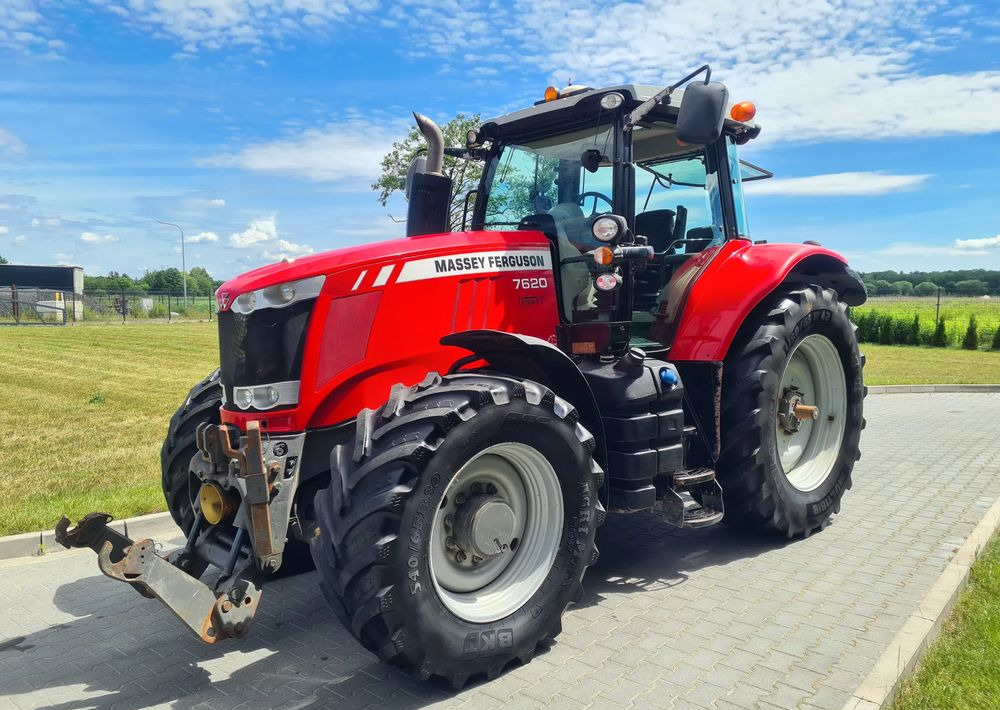 Massey Ferguson 7620 Dyna-VT - Traktor: 1 kép. Massey Ferguson 7620 Dyna-VT - Traktor: 1 kép.