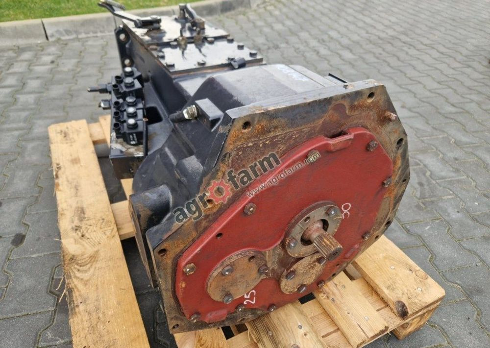 Skrzynia biegów Case CX 105 xtrashift 600100 - Sebességváltó: 3 kép. Skrzynia biegów Case CX 105 xtrashift 600100 - Sebességváltó: 3 kép.