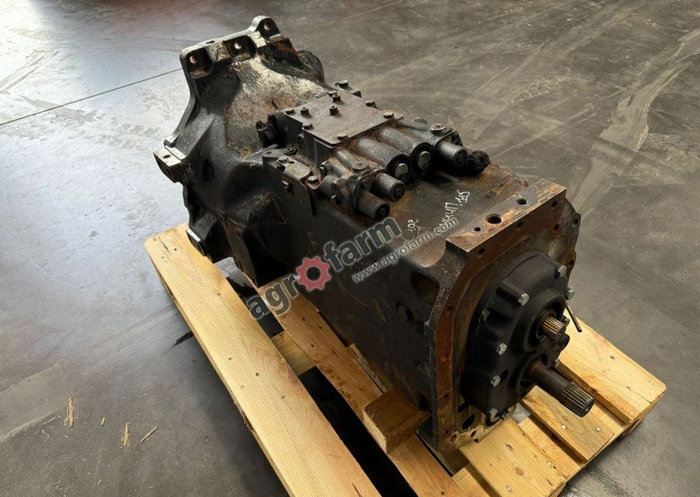 Skrzynia biegów Case Maxxum 115 44980087 - Sebességváltó: 4 kép. Skrzynia biegów Case Maxxum 115 44980087 - Sebességváltó: 4 kép.