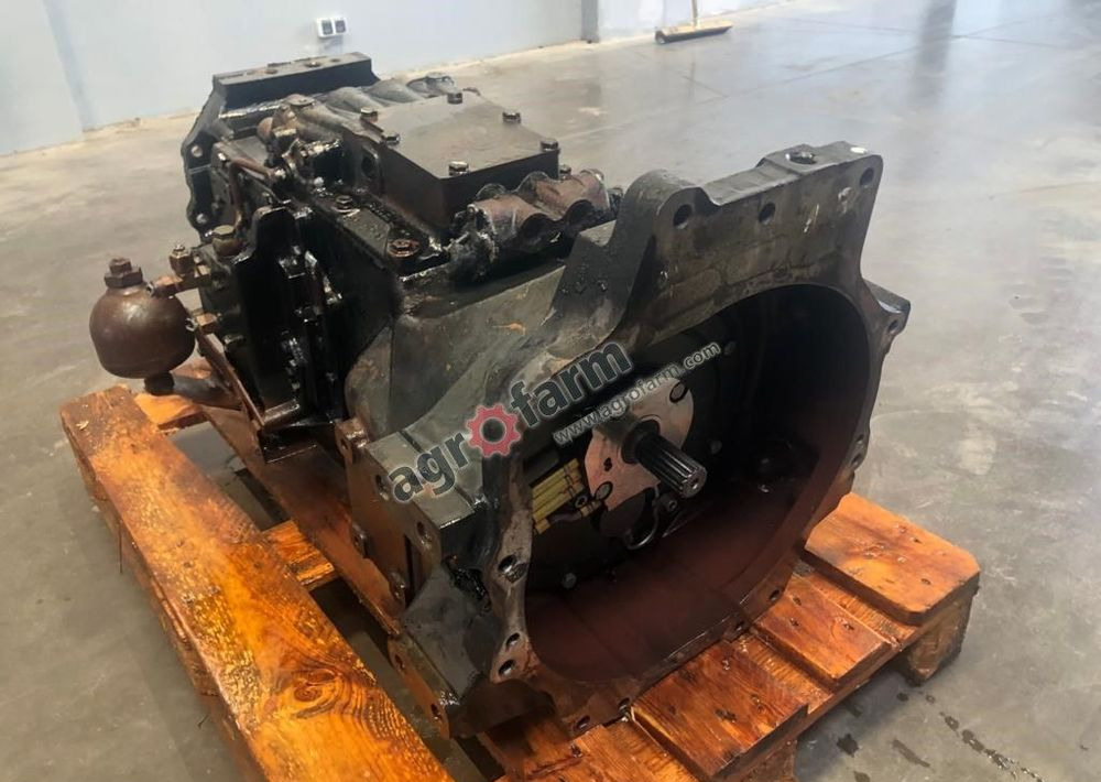 Skrzynia biegów Case Maxxum 115 47132500 - Sebességváltó: 3 kép. Skrzynia biegów Case Maxxum 115 47132500 - Sebességváltó: 3 kép.