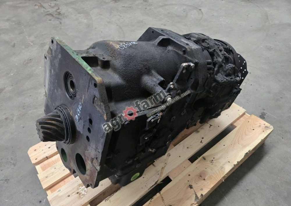 Skrzynia biegów John Deere 6930, PowrQuad - Sebességváltó: 4 kép. Skrzynia biegów John Deere 6930, PowrQuad - Sebességváltó: 4 kép.