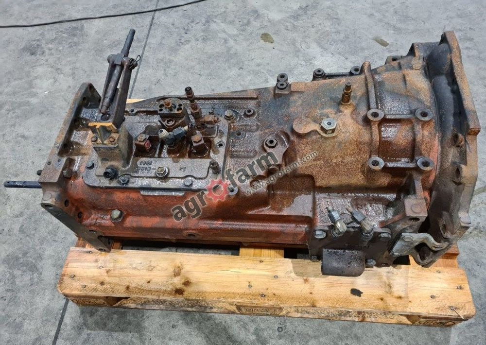Skrzynia biegów Massey Ferguson 6170 461B9 - Sebességváltó: 4 kép. Skrzynia biegów Massey Ferguson 6170 461B9 - Sebességváltó: 4 kép.