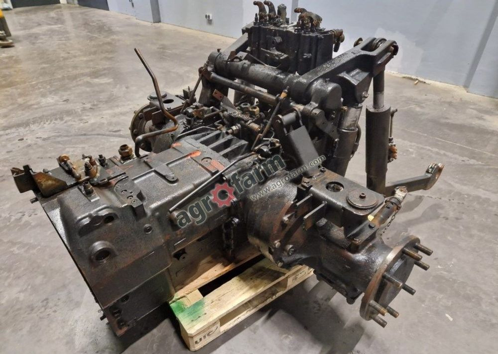 Skrzynia biegów, most tylny Deutz 2093417012 - Sebességváltó: 2 kép. Skrzynia biegów, most tylny Deutz 2093417012 - Sebességváltó: 2 kép.