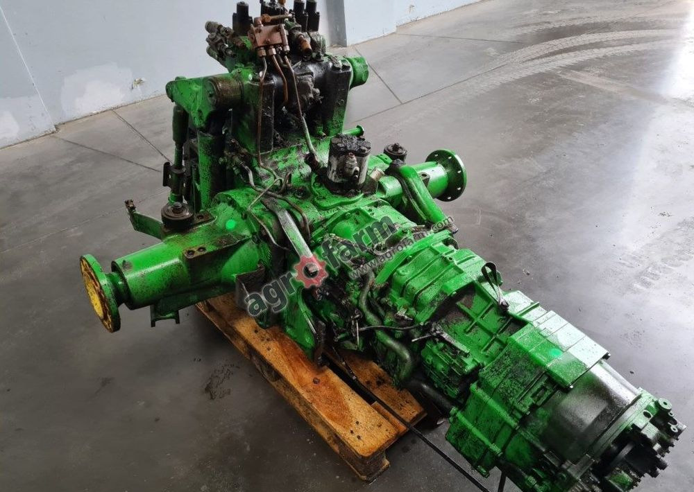 Skrzynia biegów, most tylny John Deere 6320 - Sebességváltó: 3 kép. Skrzynia biegów, most tylny John Deere 6320 - Sebességváltó: 3 kép.
