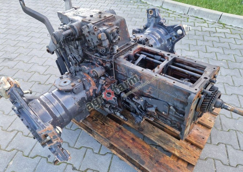 Skrzynia biegów, most tylny Landini Rex 80 F - Sebességváltó: 3 kép. Skrzynia biegów, most tylny Landini Rex 80 F - Sebességváltó: 3 kép.