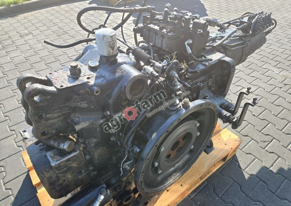 Skrzynia biegów, most tylny Valtra T171, T191 - Sebességváltó: 3 kép. Skrzynia biegów, most tylny Valtra T171, T191 - Sebességváltó: 3 kép.