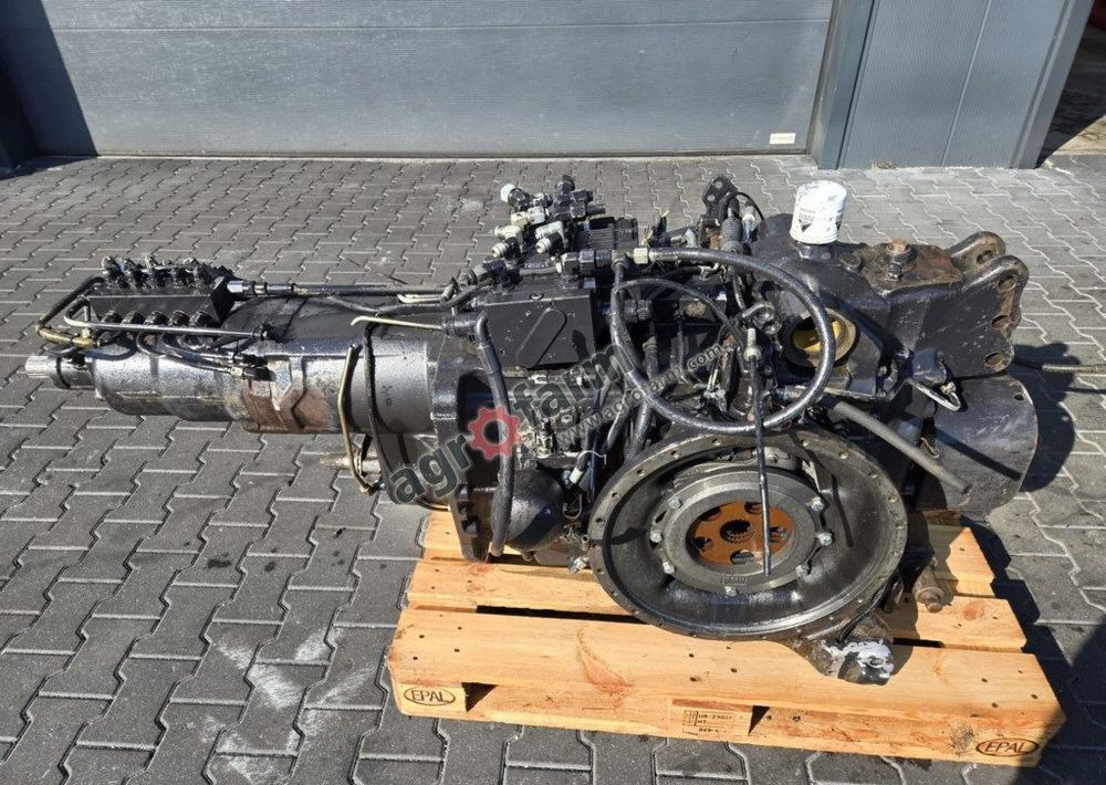 Skrzynia biegów, most tylny Valtra T171, T191 - Sebességváltó: 2 kép. Skrzynia biegów, most tylny Valtra T171, T191 - Sebességváltó: 2 kép.