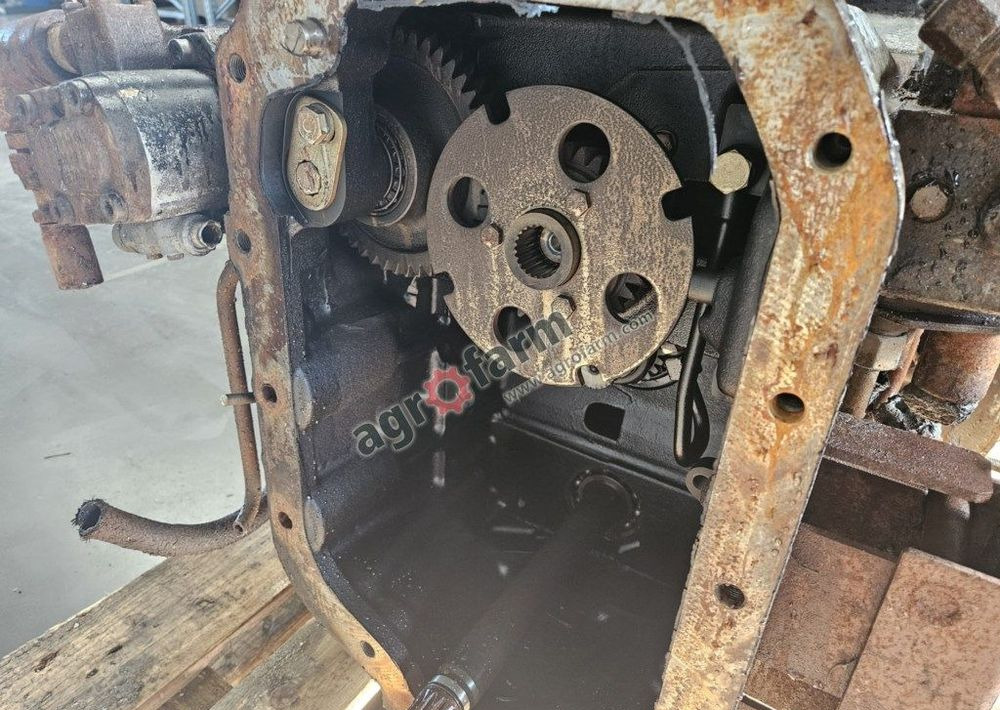TYLNY MOST CASE MAXXUM 115 44980058 - Sebességváltó: 3 kép. TYLNY MOST CASE MAXXUM 115 44980058 - Sebességváltó: 3 kép.