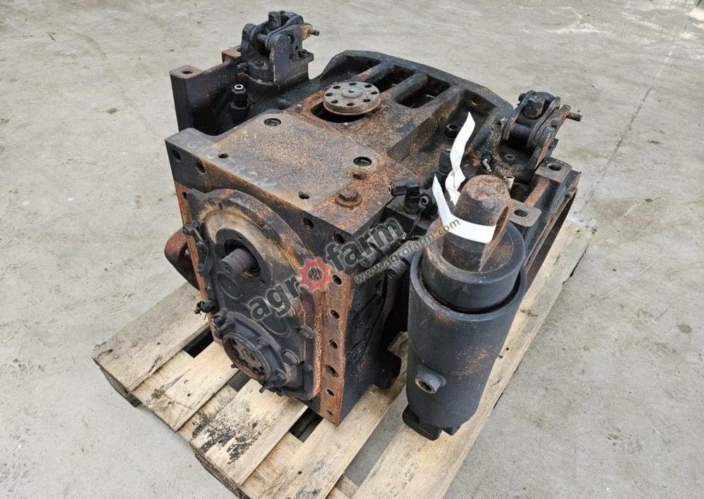 Tylny most Case CS 110 1331003301409 - Sebességváltó: 2 kép. Tylny most Case CS 110 1331003301409 - Sebességváltó: 2 kép.