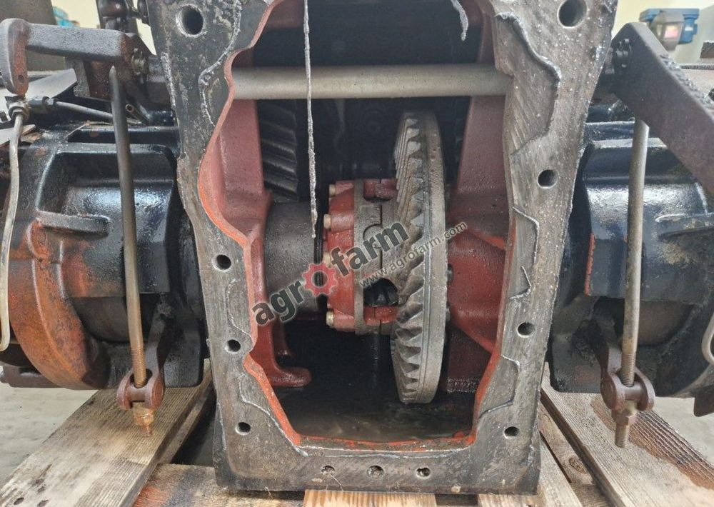 Tylny most Deutz Agroxtra 6.17 - Sebességváltó: 3 kép. Tylny most Deutz Agroxtra 6.17 - Sebességváltó: 3 kép.