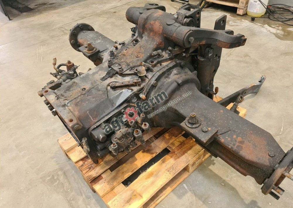 Tylny most Massey Ferguson 5435 851B9 - Sebességváltó: 2 kép. Tylny most Massey Ferguson 5435 851B9 - Sebességváltó: 2 kép.
