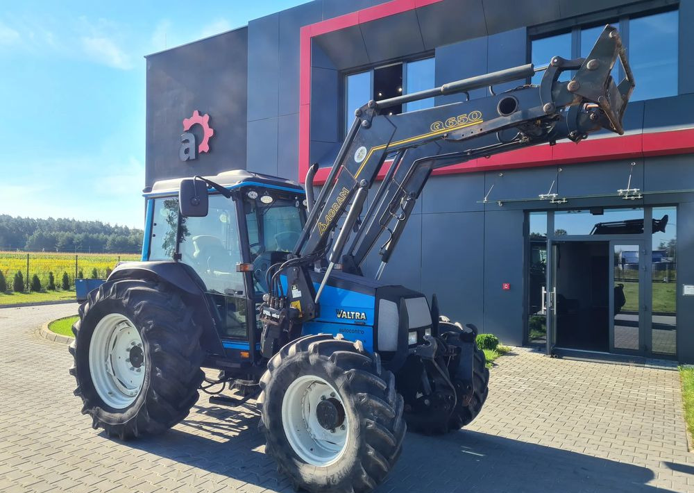 Valtra A95 - Traktor: 2 kép. Valtra A95 - Traktor: 2 kép.