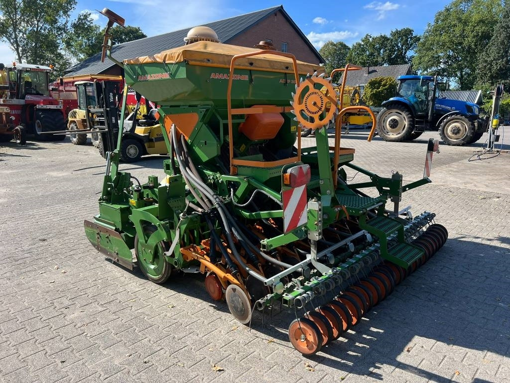 Amazone AD-P 303 Special - Kombinált vetőgép: 3 kép. Amazone AD-P 303 Special - Kombinált vetőgép: 3 kép.