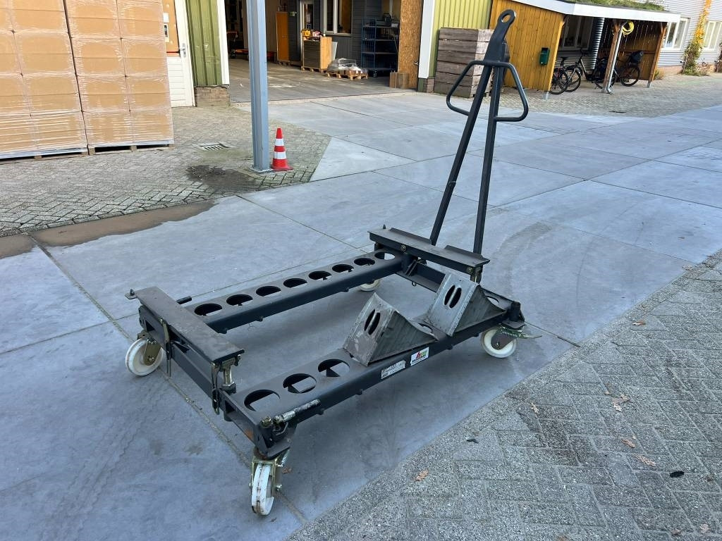 Claas / Fliegl Cargos transport kar - Rendfelszedő: 4 kép. Claas / Fliegl Cargos transport kar - Rendfelszedő: 4 kép.