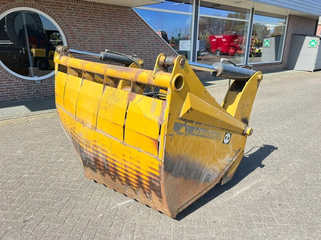 Mammut SC 220 H Kuilhapper - Állattartás gépei: 1 kép. Mammut SC 220 H Kuilhapper - Állattartás gépei: 1 kép.