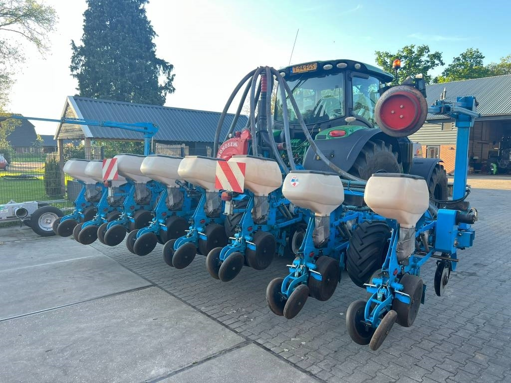 Monosem NG PLUS 8 - Precíziós vetőgép: 5 kép. Monosem NG PLUS 8 - Precíziós vetőgép: 5 kép.