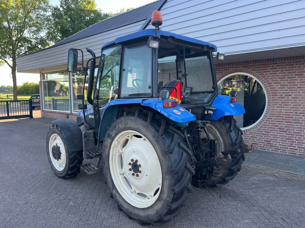 New Holland TL 90 - Traktor: 3 kép. New Holland TL 90 - Traktor: 3 kép.