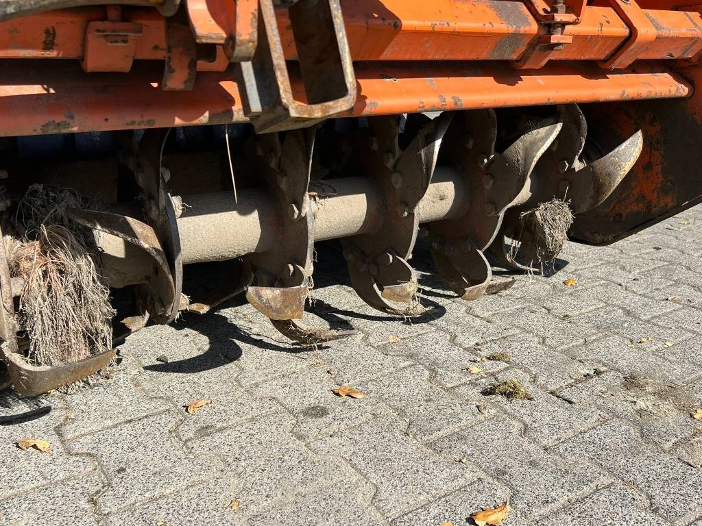 Pegoraro LH 300 frees - Talajművelő gep: 5 kép. Pegoraro LH 300 frees - Talajművelő gep: 5 kép.