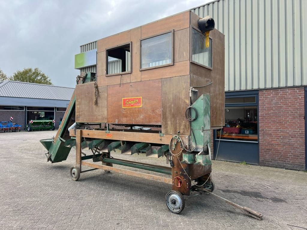 Schouten Kwartet sorteermachine - Burgonyagép: 3 kép. Schouten Kwartet sorteermachine - Burgonyagép: 3 kép.