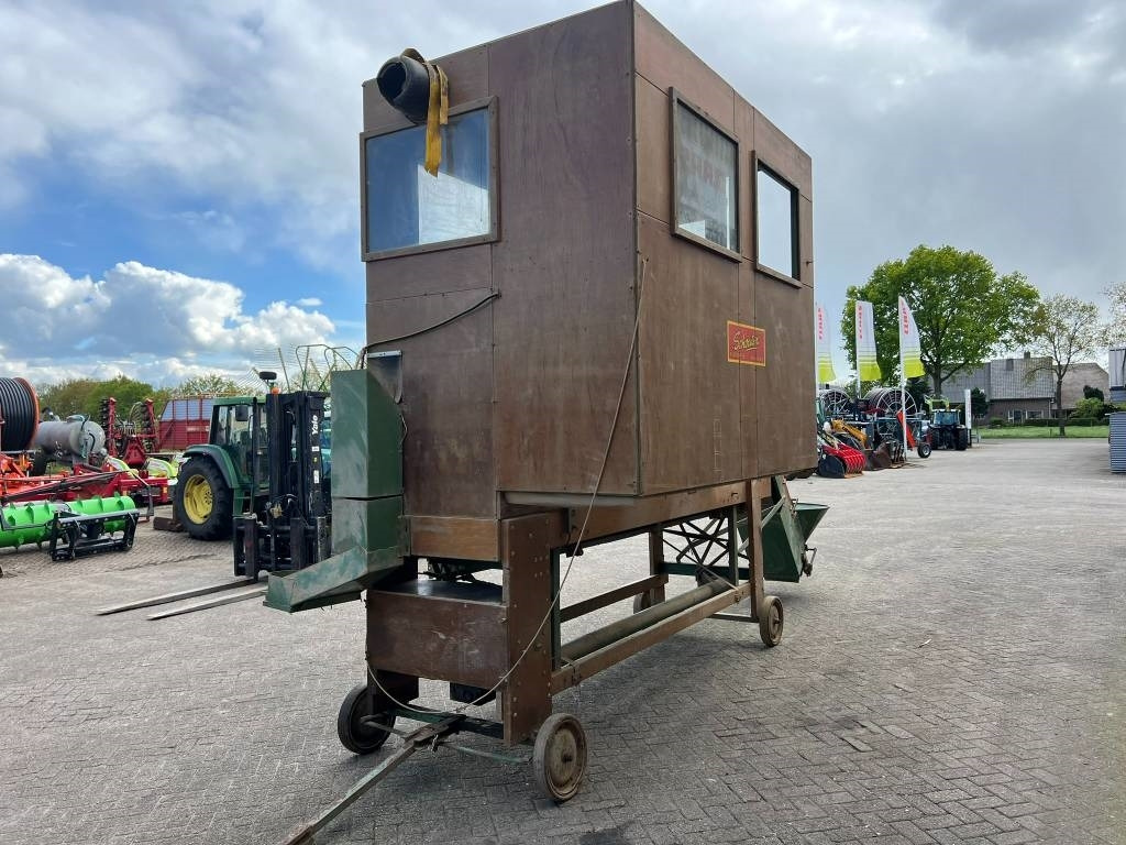 Schouten Kwartet sorteermachine - Burgonyagép: 4 kép. Schouten Kwartet sorteermachine - Burgonyagép: 4 kép.