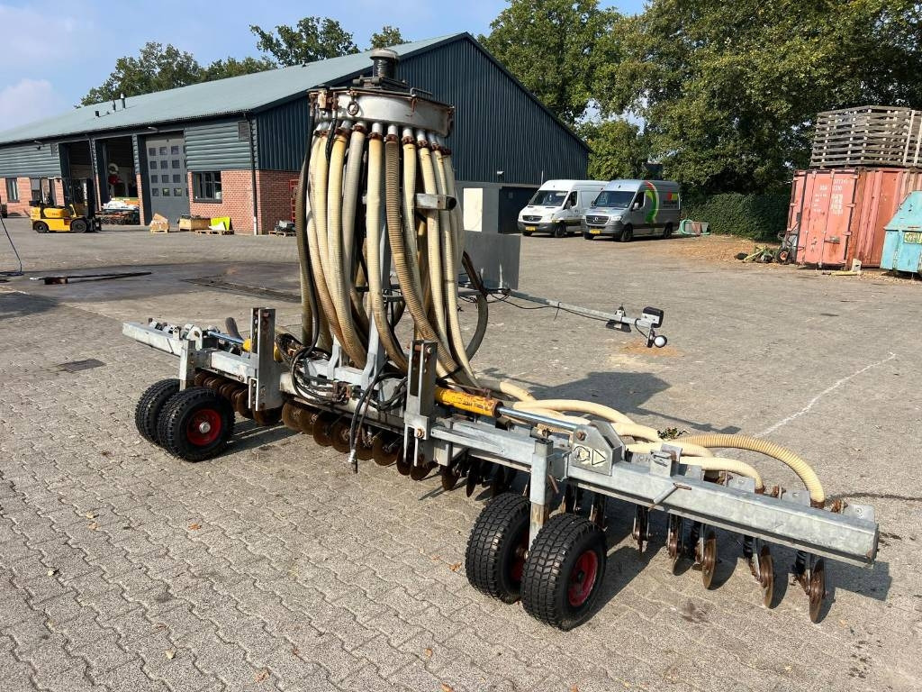 Slootsmid SK 5 M - Műtrágyaszóró gép: 1 kép. Slootsmid SK 5 M - Műtrágyaszóró gép: 1 kép.