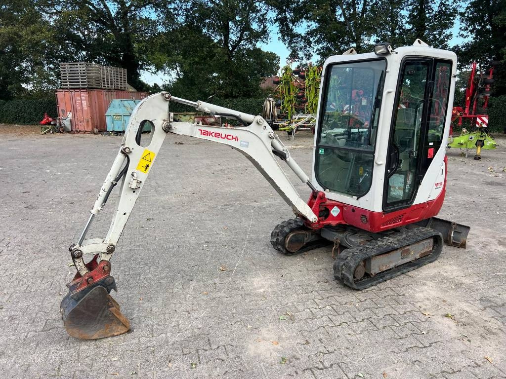 Takeuchi TB 216 - Minikotró: 1 kép. Takeuchi TB 216 - Minikotró: 1 kép.