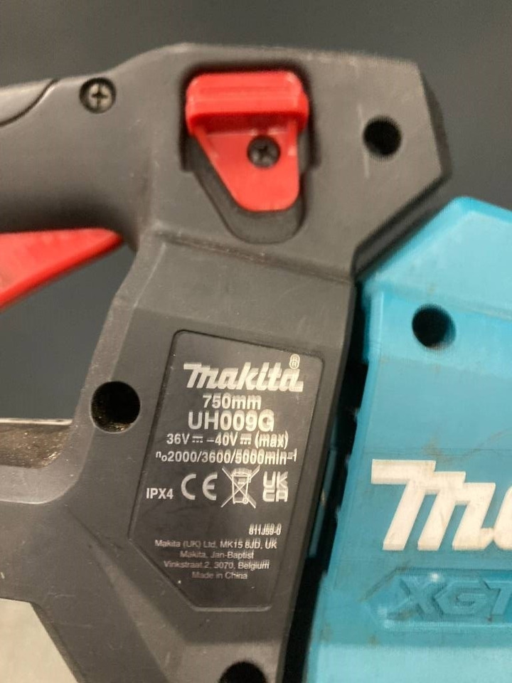 Makita Uh009g - Többcélú/ Speciális jármű: 3 kép. Makita Uh009g - Többcélú/ Speciális jármű: 3 kép.
