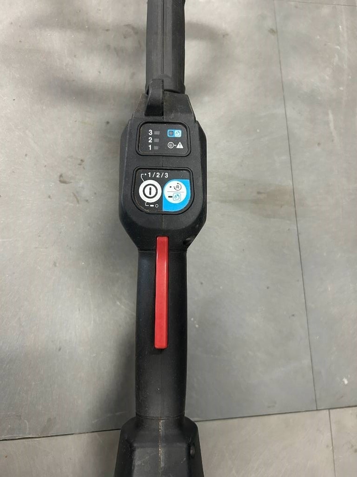 Makita Ur007gz01 - Többcélú/ Speciális jármű: 2 kép. Makita Ur007gz01 - Többcélú/ Speciális jármű: 2 kép.
