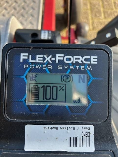 Toro eMR 4275 - Kerti fűkasza: 3 kép. Toro eMR 4275 - Kerti fűkasza: 3 kép.