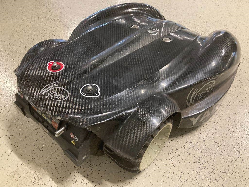 Wiper Yard (10000 m2) - Kerti fűkasza: 4 kép. Wiper Yard (10000 m2) - Kerti fűkasza: 4 kép.