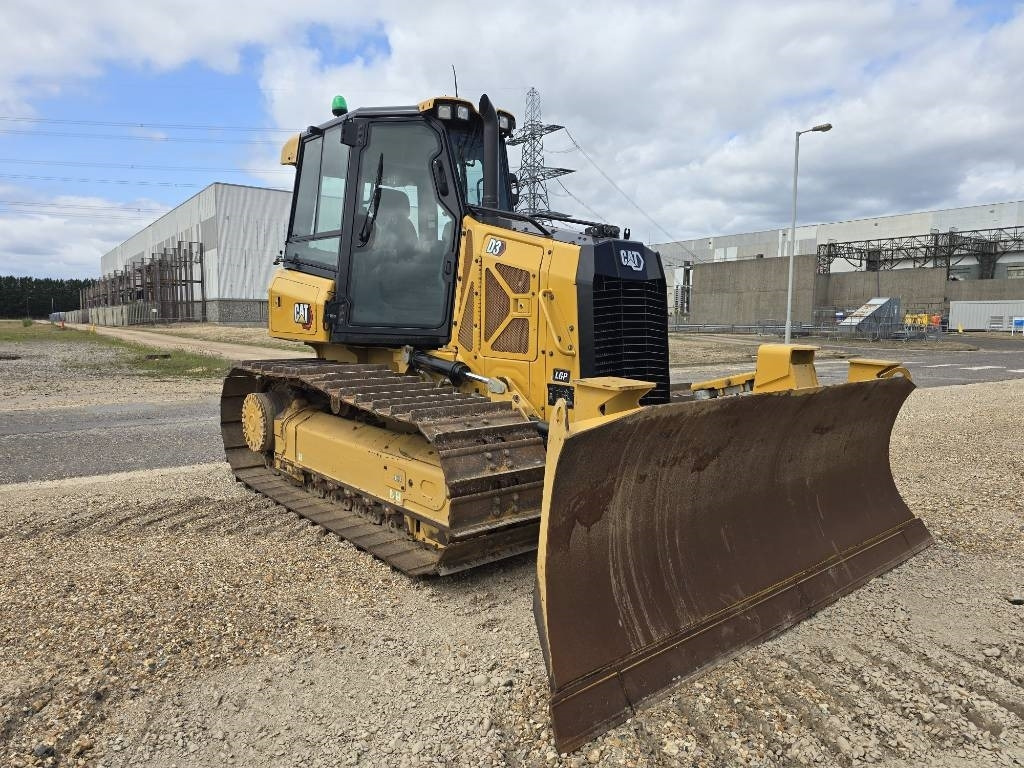 CAT D 3 LGP - Buldózer: 1 kép. CAT D 3 LGP - Buldózer: 1 kép.