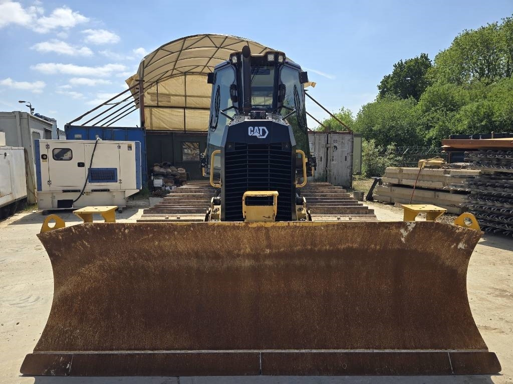 CAT D 3 LGP - Buldózer: 2 kép. CAT D 3 LGP - Buldózer: 2 kép.
