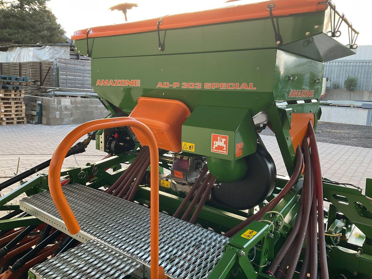 Amazone ADP 303 Spezial, KX 3000 - Kombinált vetőgép: 3 kép. Amazone ADP 303 Spezial, KX 3000 - Kombinált vetőgép: 3 kép.