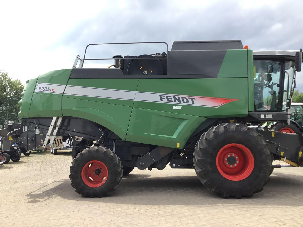 Fendt 6335 C - Kombájn: 3 kép. Fendt 6335 C - Kombájn: 3 kép.