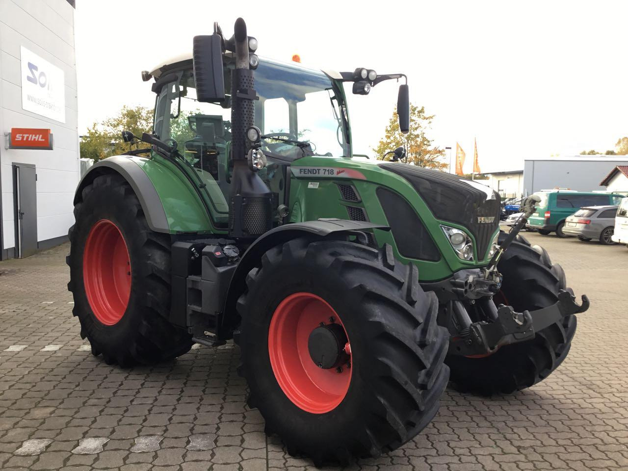 Fendt 718 SCR Vario ProfiPlus - Traktor: 3 kép. Fendt 718 SCR Vario ProfiPlus - Traktor: 3 kép.