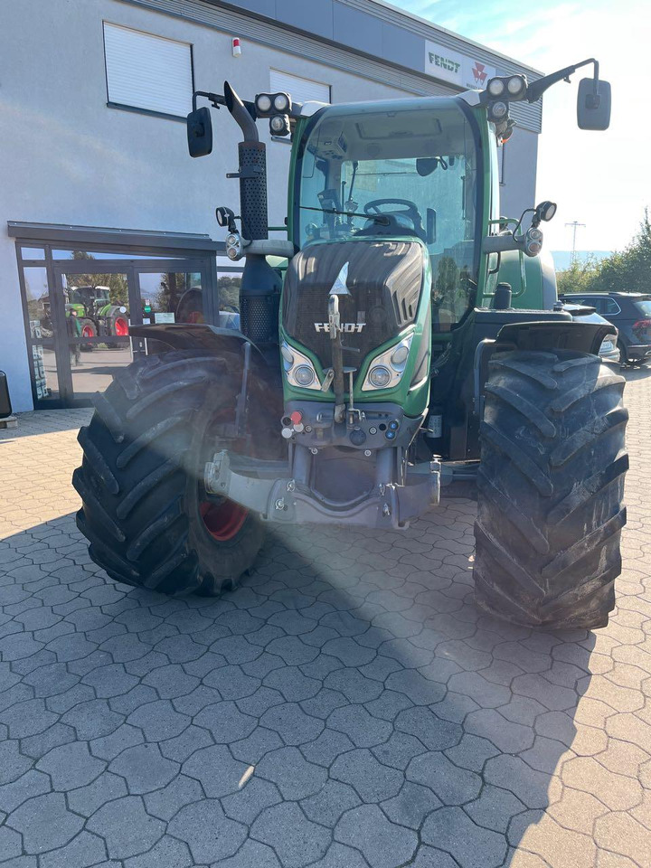 Fendt 720 Vario SCR - Traktor: 4 kép. Fendt 720 Vario SCR - Traktor: 4 kép.