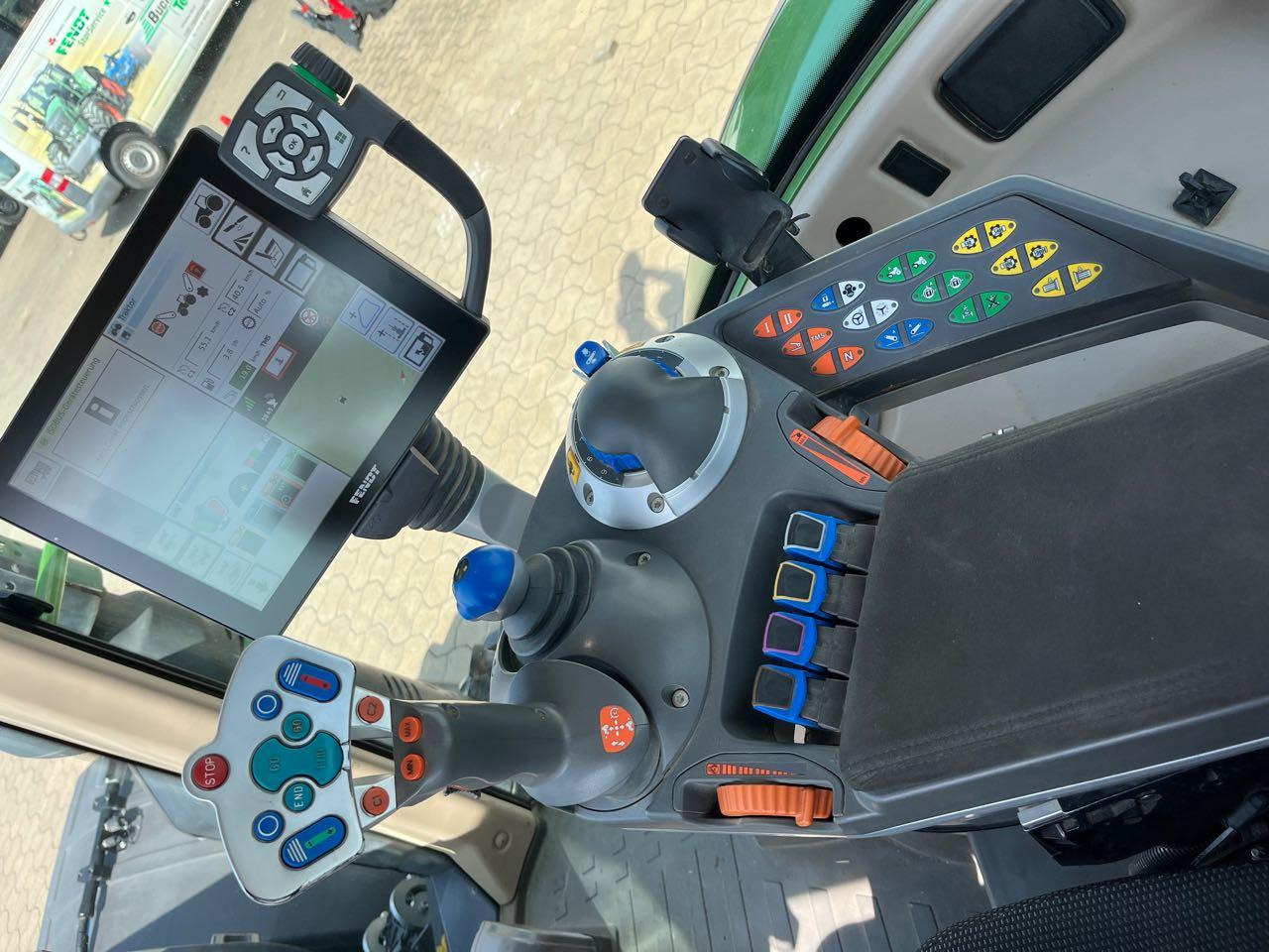 Traktor Fendt 722 Vario S4 ProfiPlus: 10 kép.