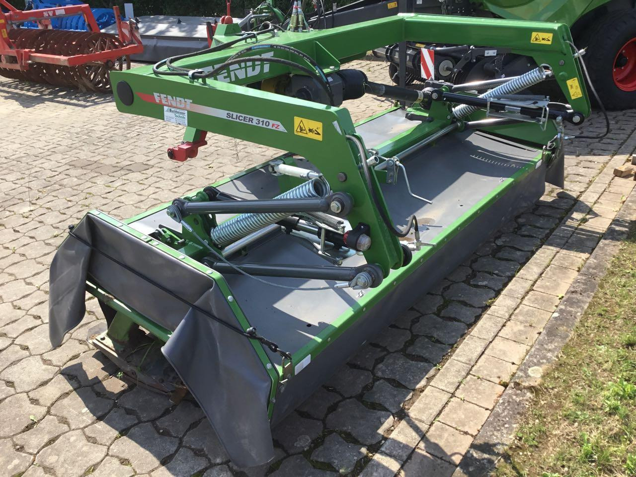 Fendt Slicer 310 FZ - Fűkasza: 5 kép. Fendt Slicer 310 FZ - Fűkasza: 5 kép.