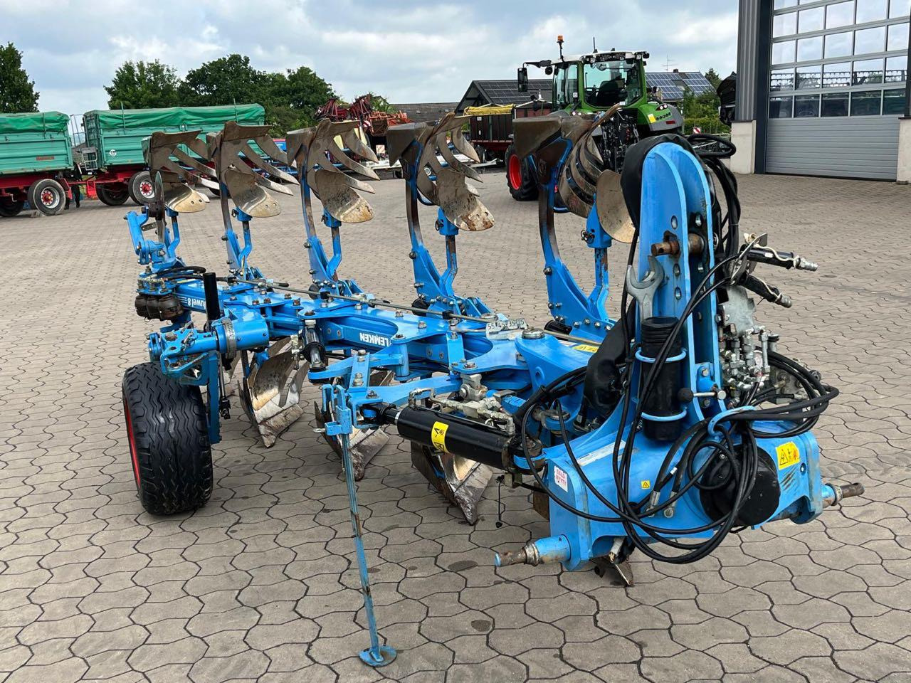 Lemken Juwel 8 V T 5 L 90 TurnControl - Eke: 3 kép. Lemken Juwel 8 V T 5 L 90 TurnControl - Eke: 3 kép.